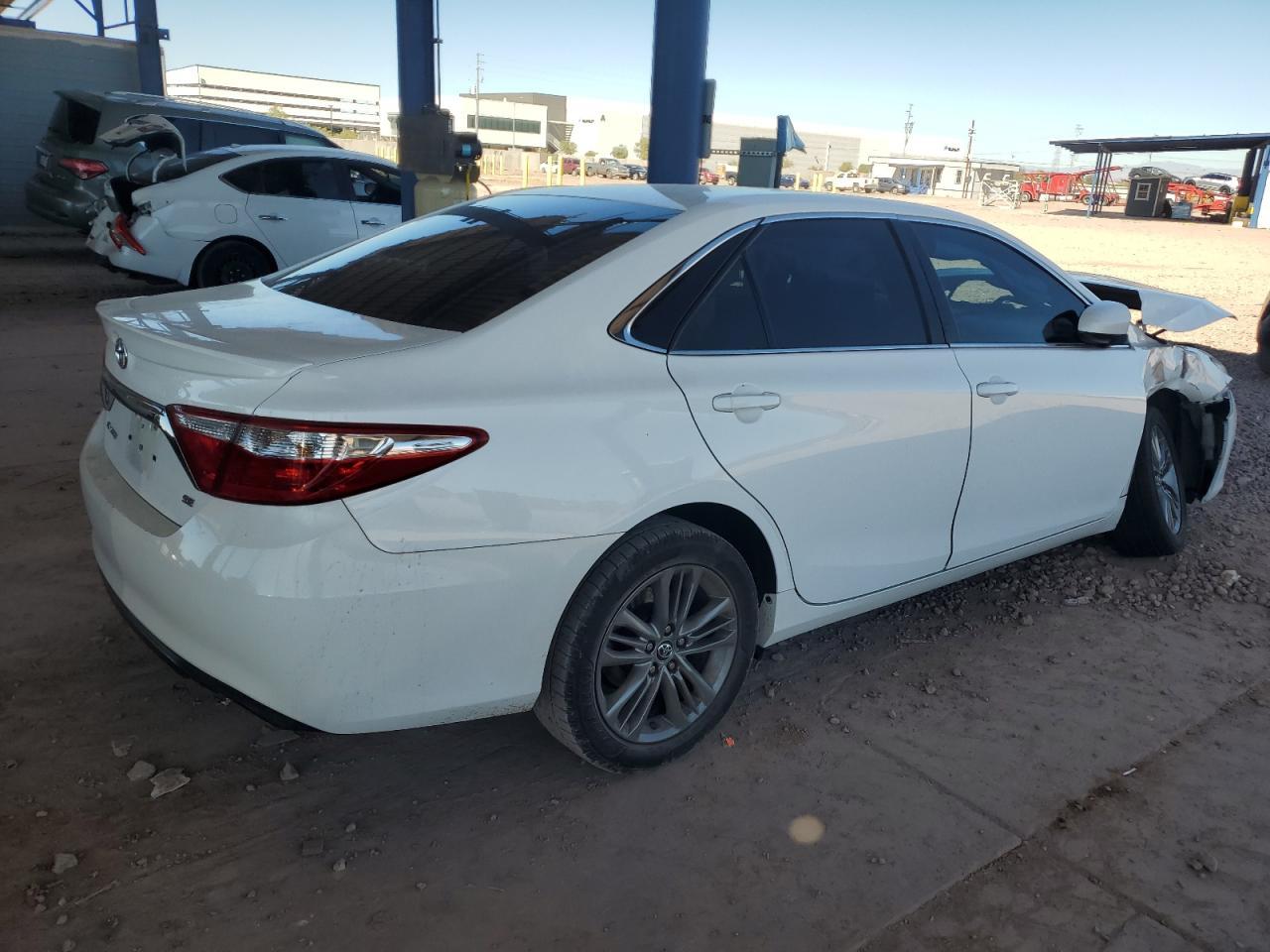 2016 TOYOTA CAMRY LE - Фото 3