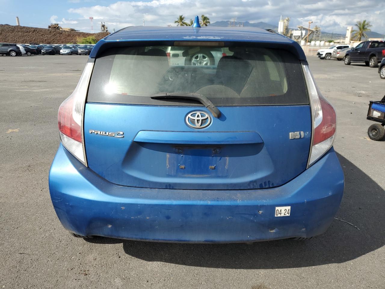 2016 TOYOTA PRIUS C - Image 6