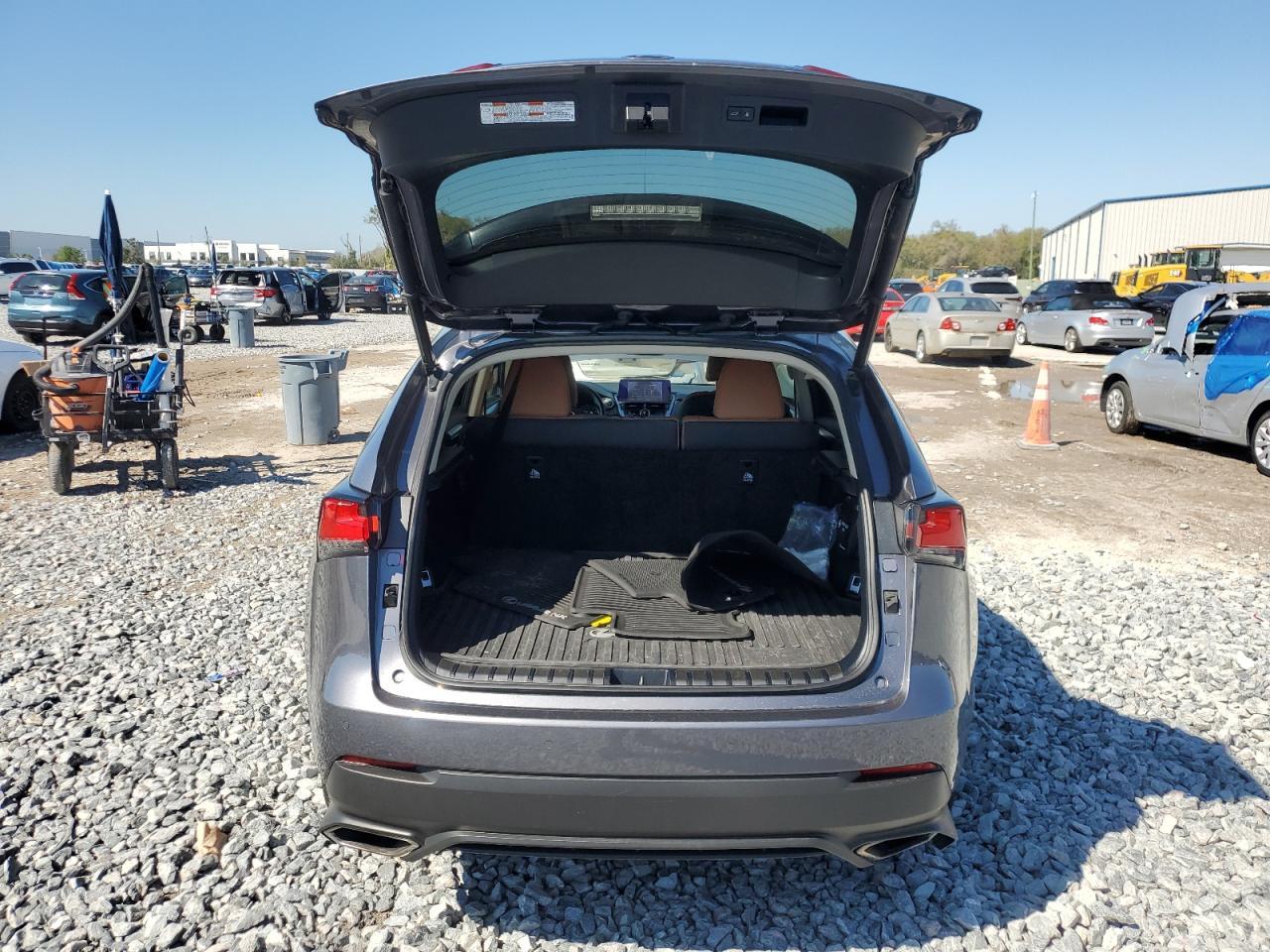2020 LEXUS NX 300 - Фото 6