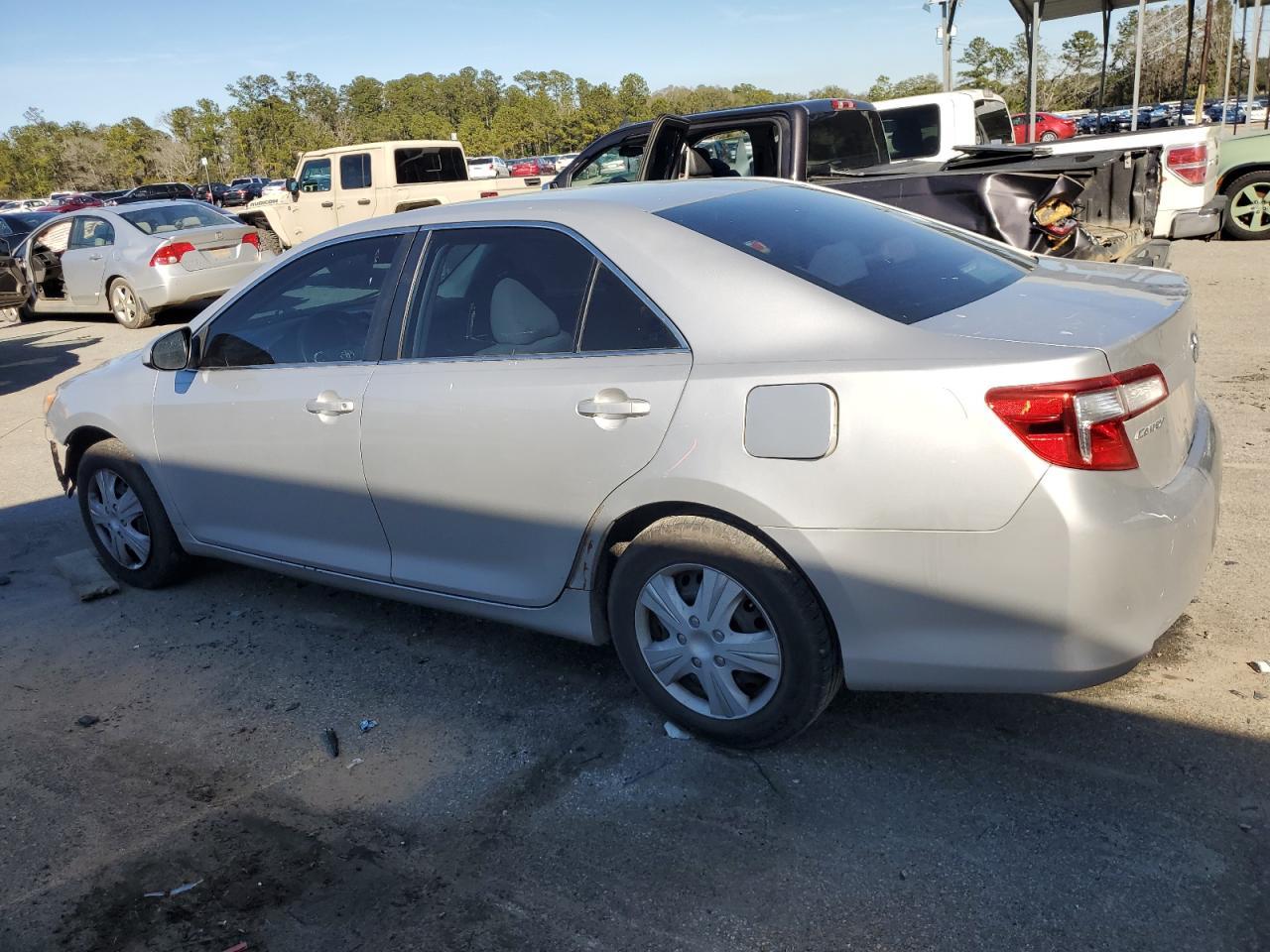2014 TOYOTA CAMRY L - Фото 2