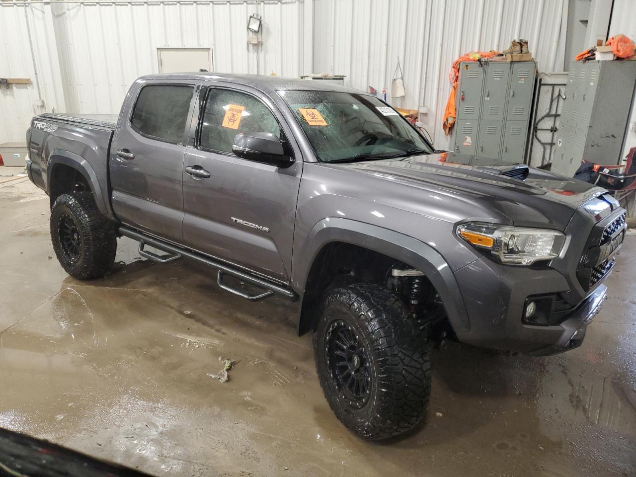 2017 TOYOTA TACOMA DOU - Фото 4