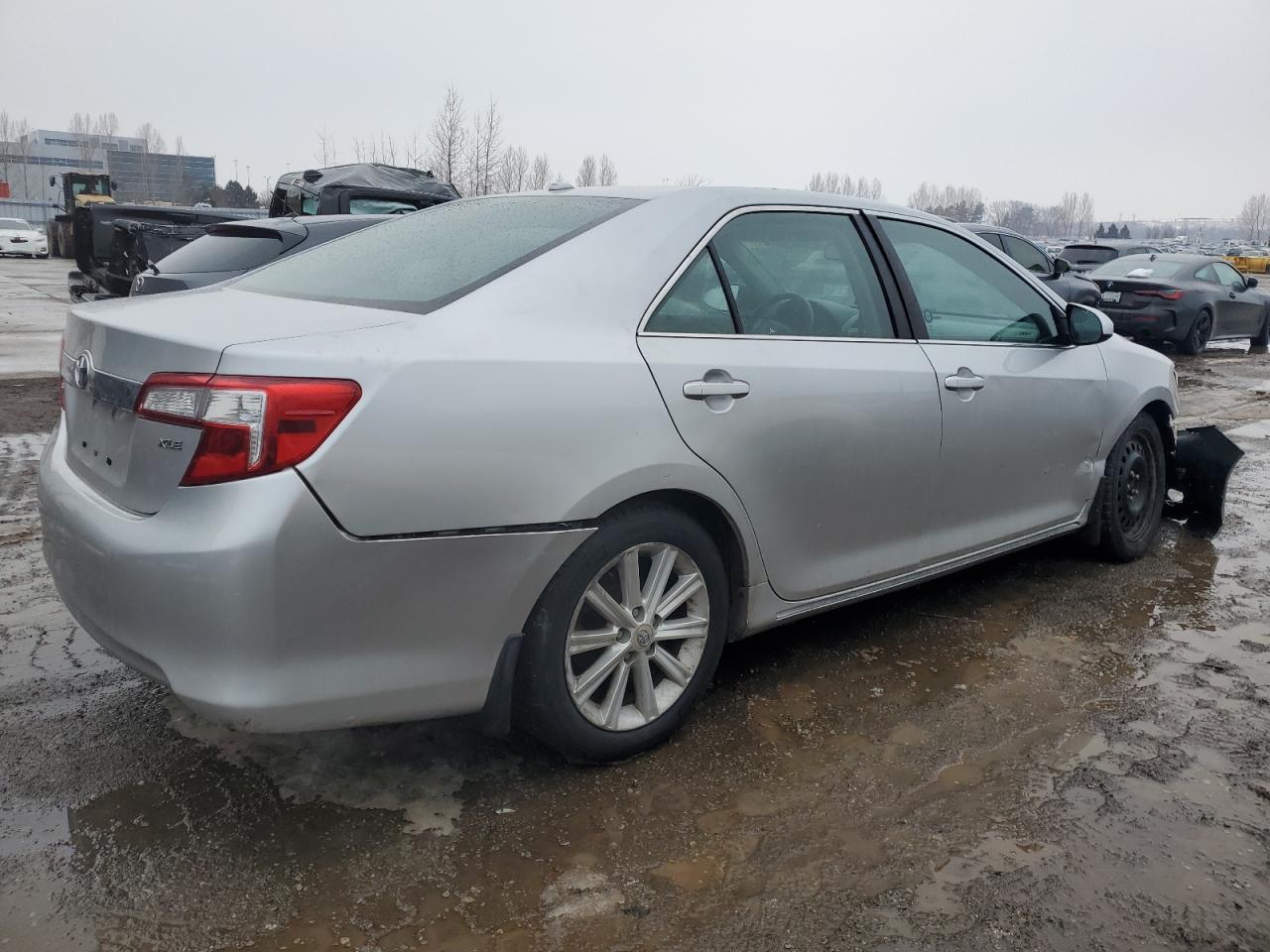 2012 TOYOTA CAMRY XLE - Фото 3
