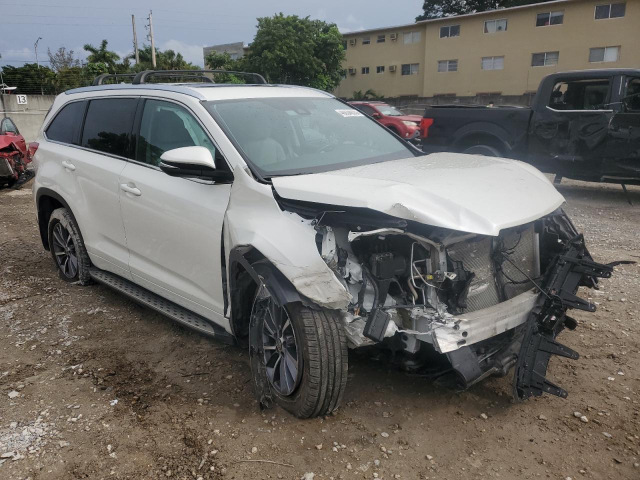 2018 TOYOTA HIGHLANDER - Image 4