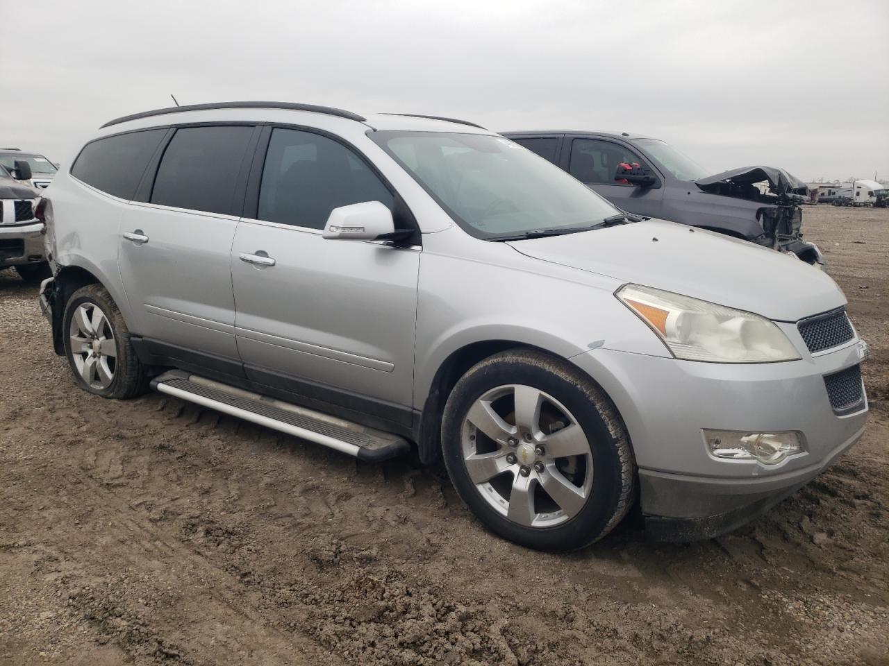 2011 CHEVROLET TRAVERSE L - Фото 4