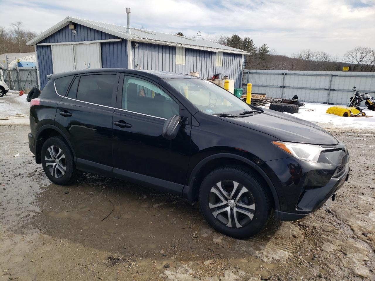 2018 TOYOTA RAV4 LE - Image 4