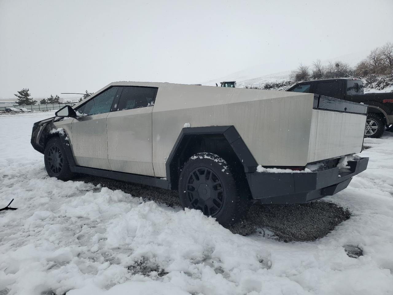 2024 TESLA CYBERTRUCK - Фото 2