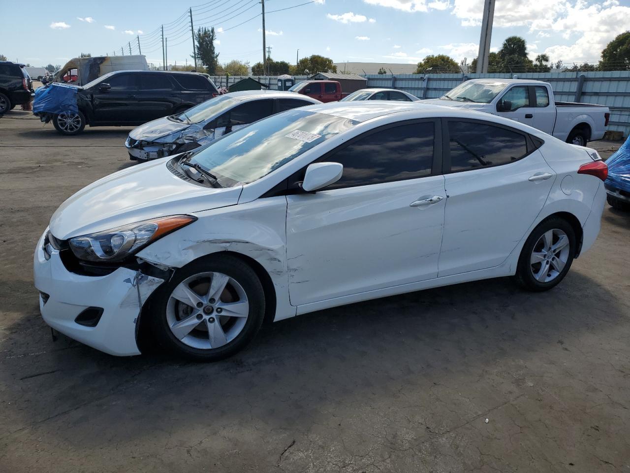 2013 HYUNDAI ELANTRA GL