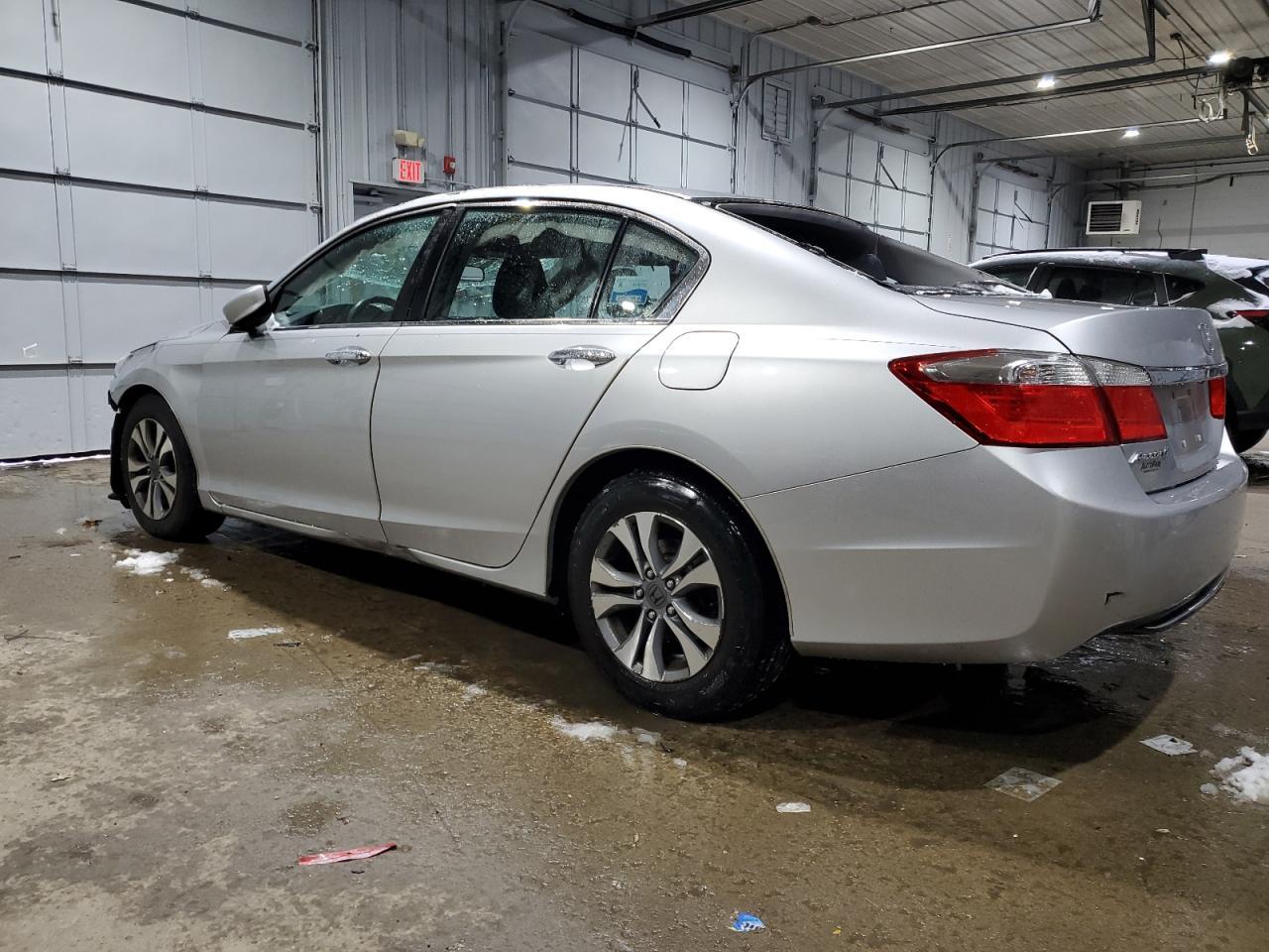 2014 HONDA ACCORD LX - Фото 2