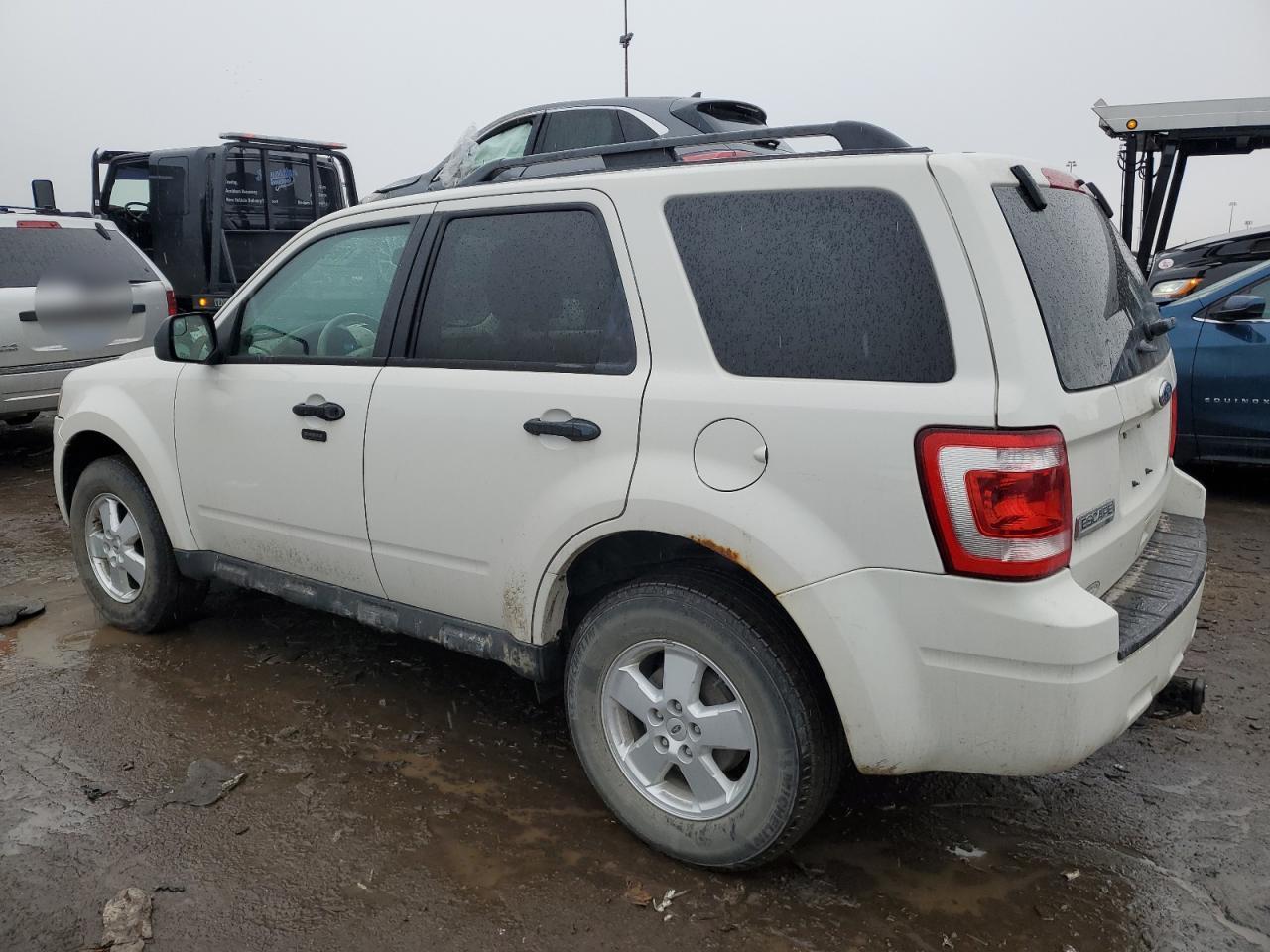 2012 FORD ESCAPE XLT - Image 2