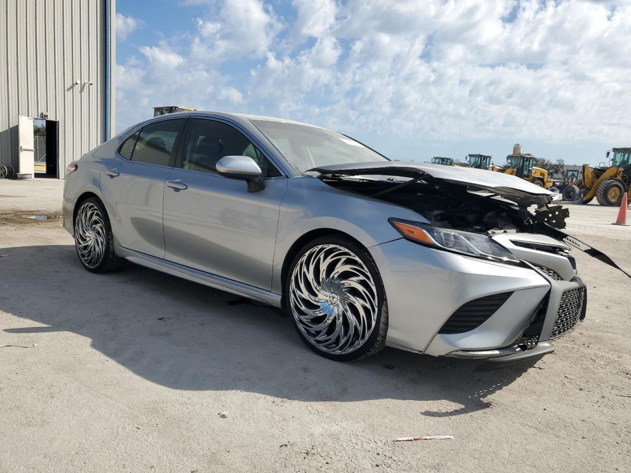 2020 TOYOTA CAMRY SE - Image 4