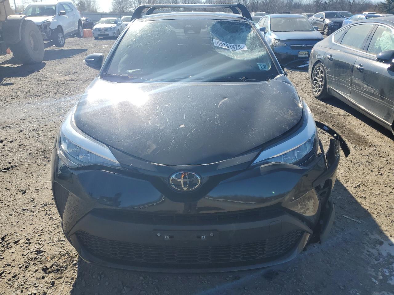 2022 TOYOTA C-HR XLE - Image 5