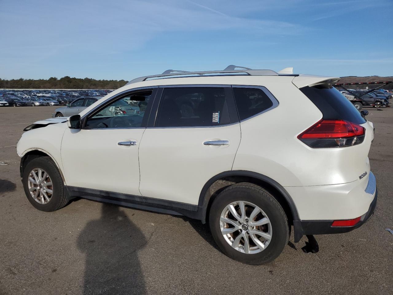 2017 NISSAN ROGUE SV - Фото 2