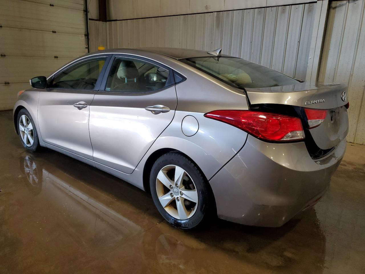 2013 HYUNDAI ELANTRA GL - Image 2