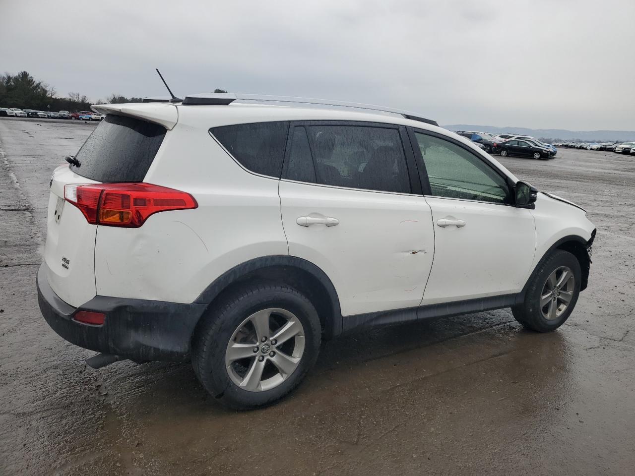 2015 TOYOTA RAV4 XLE - Фото 3