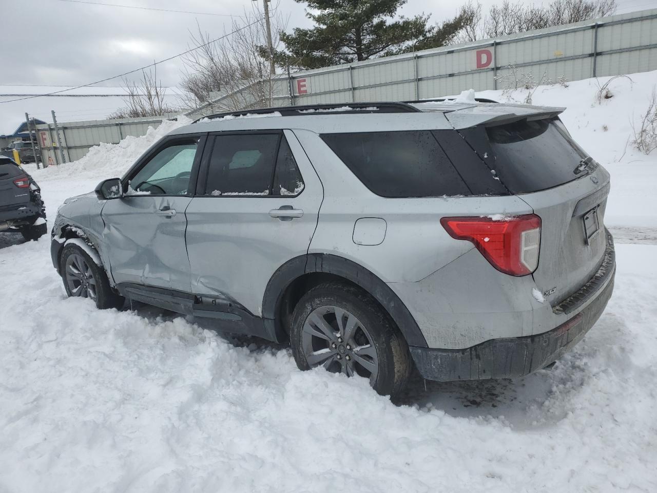 2022 FORD EXPLORER X - Image 2