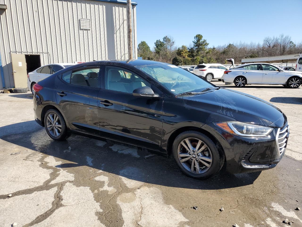 2017 HYUNDAI ELANTRA SE - Image 4