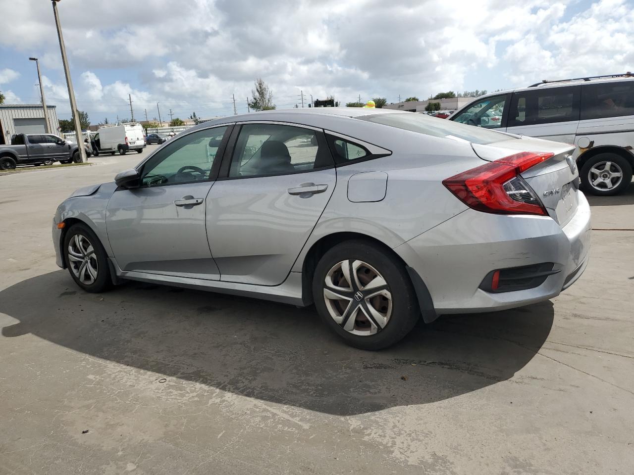 2017 HONDA CIVIC LX - Фото 2