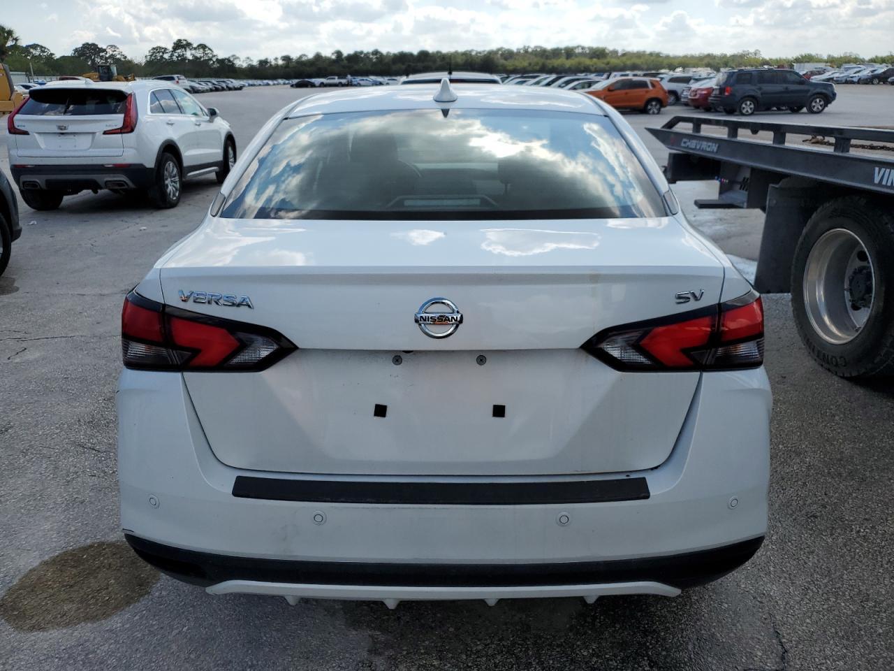 2021 NISSAN VERSA SV - Фото 6