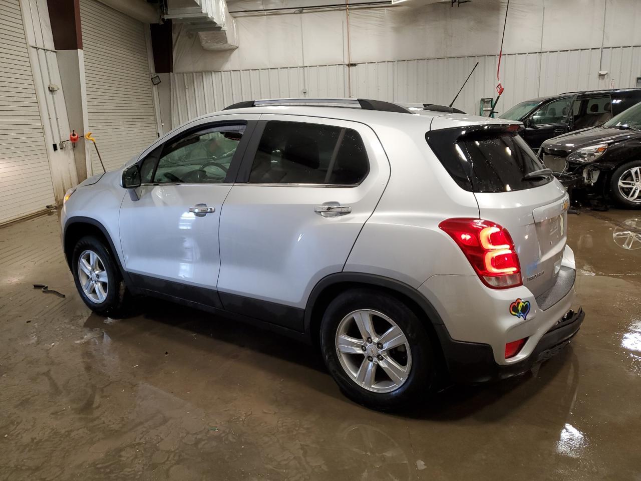 2019 CHEVROLET TRAX 1LT - Фото 2