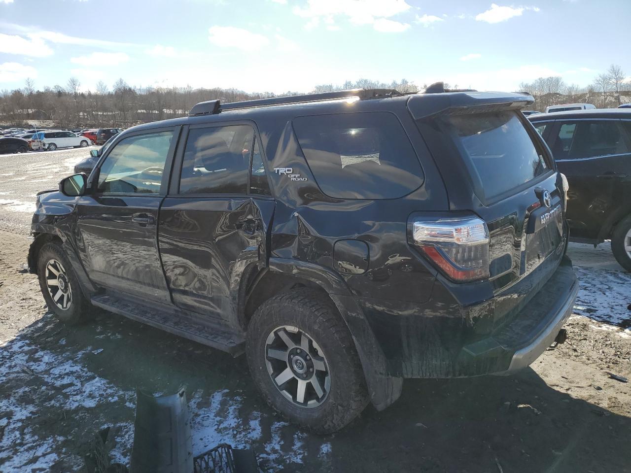 2019 TOYOTA 4RUNNER SR - Image 2