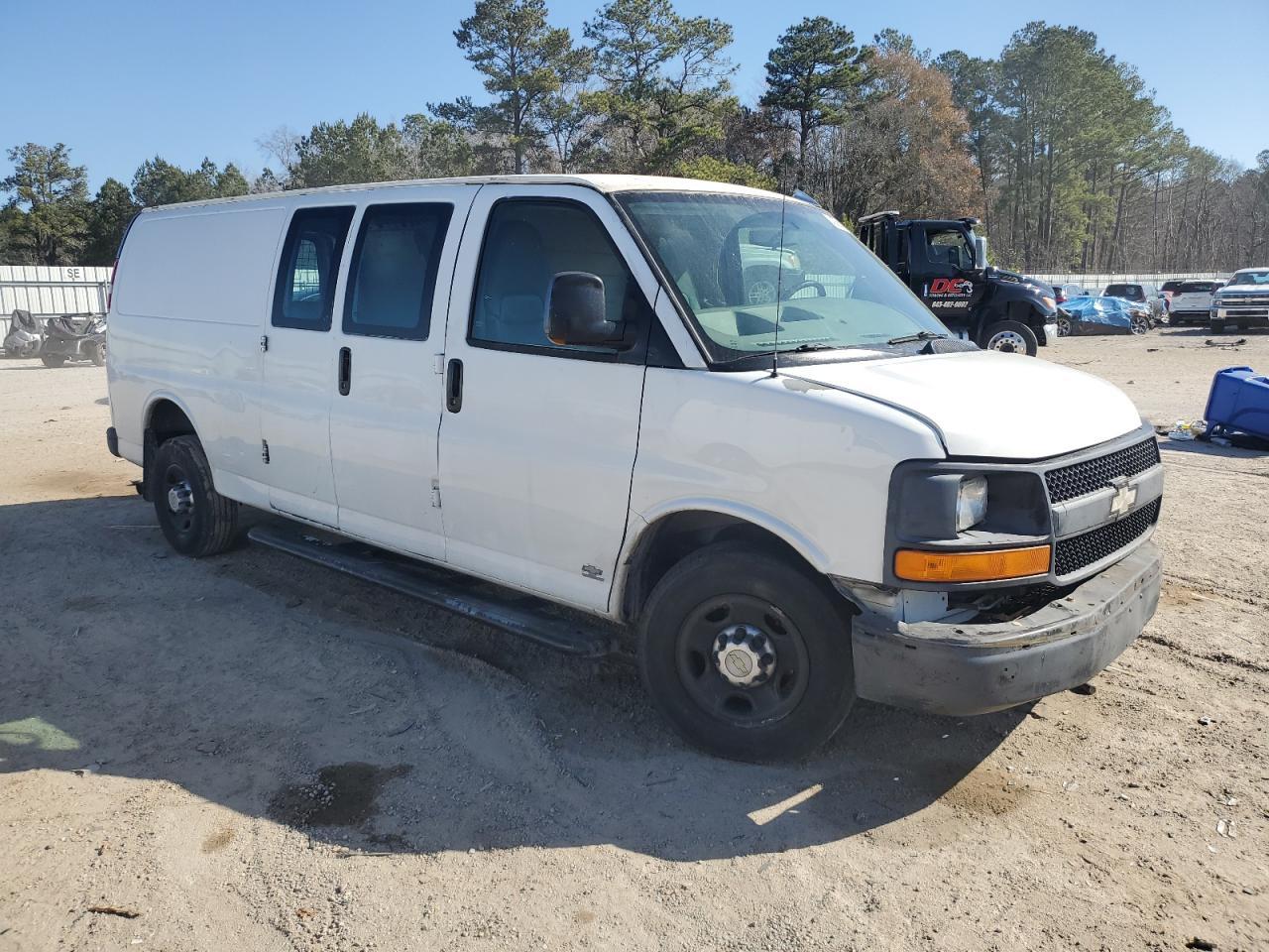 2010 CHEVROLET EXPRESS G3 - Image 4