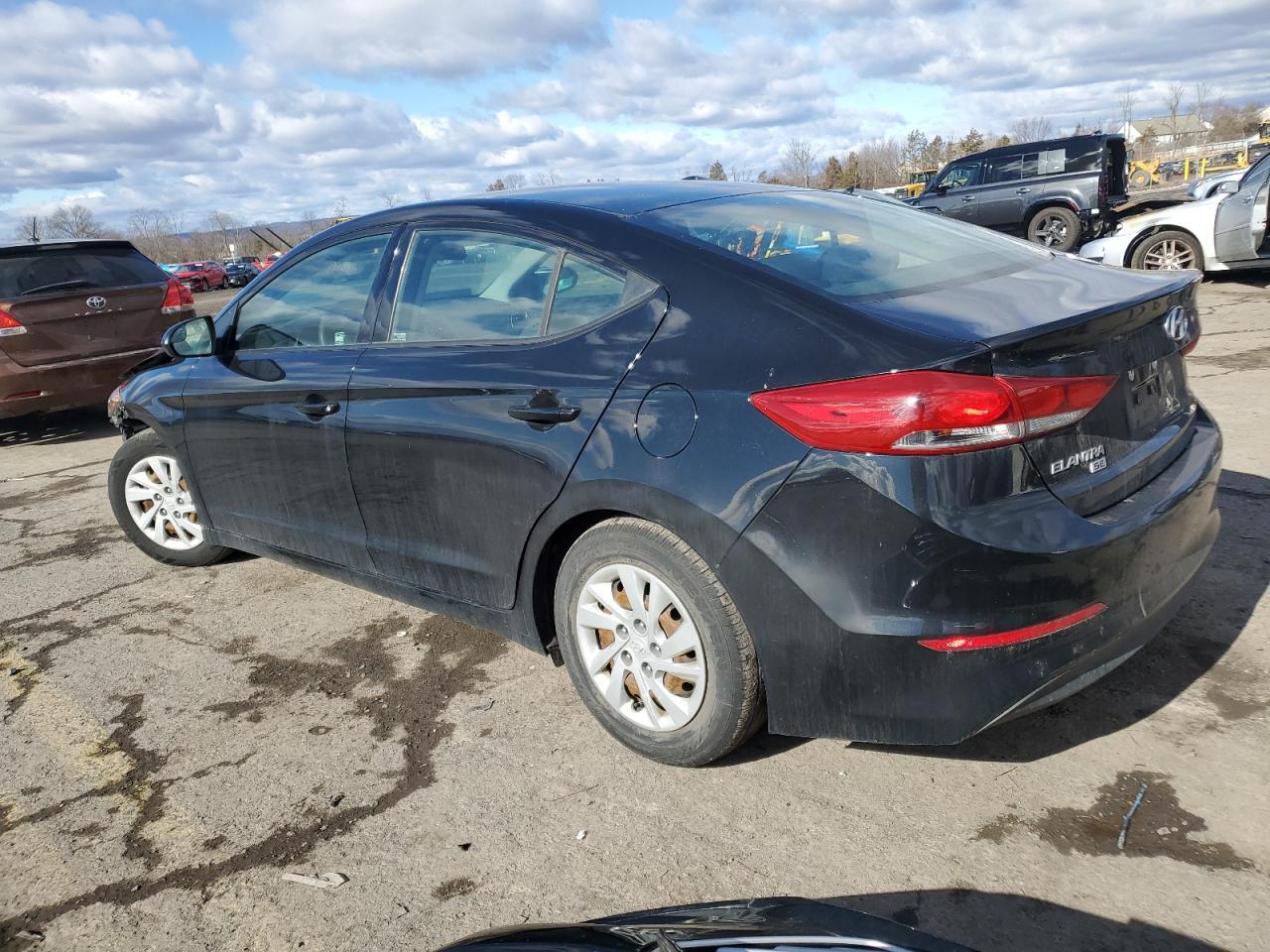 2018 HYUNDAI ELANTRA SE - Фото 2