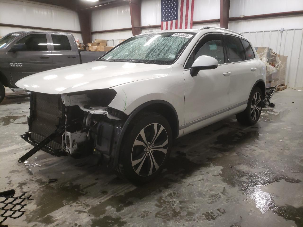 2017 VOLKSWAGEN TOUAREG WO
