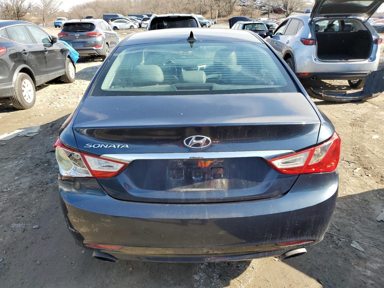 2011 HYUNDAI SONATA SE - Image 6
