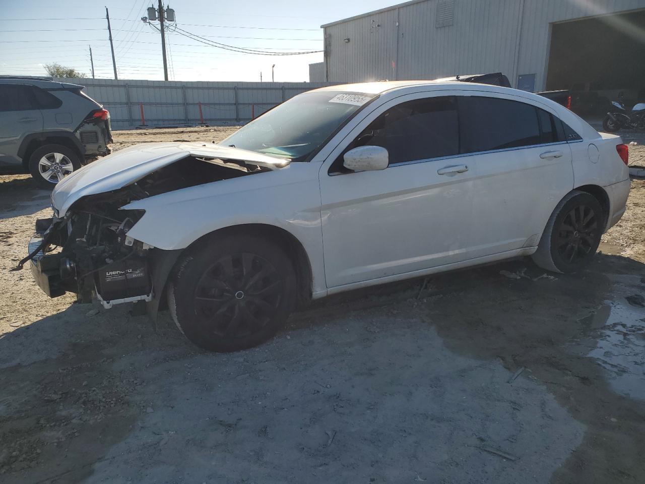 2012 CHRYSLER 200 LX