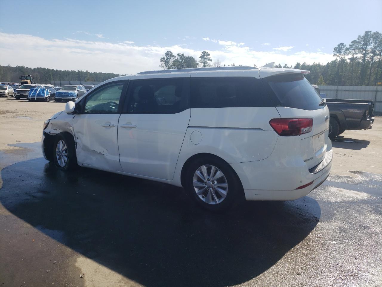 2017 KIA SEDONA LX - Image 2
