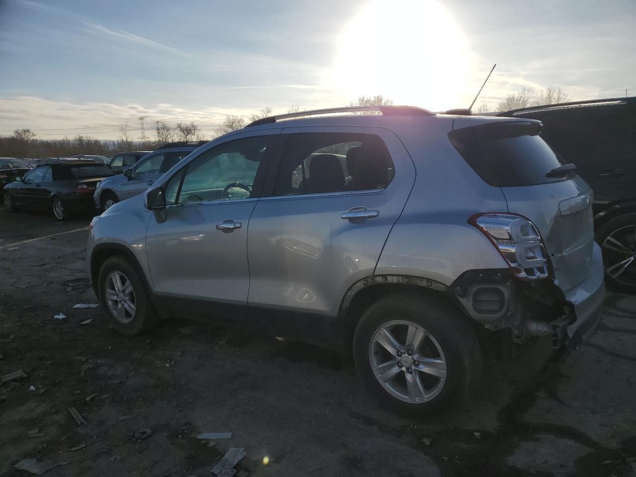 2018 CHEVROLET TRAX 1LT - Image 2