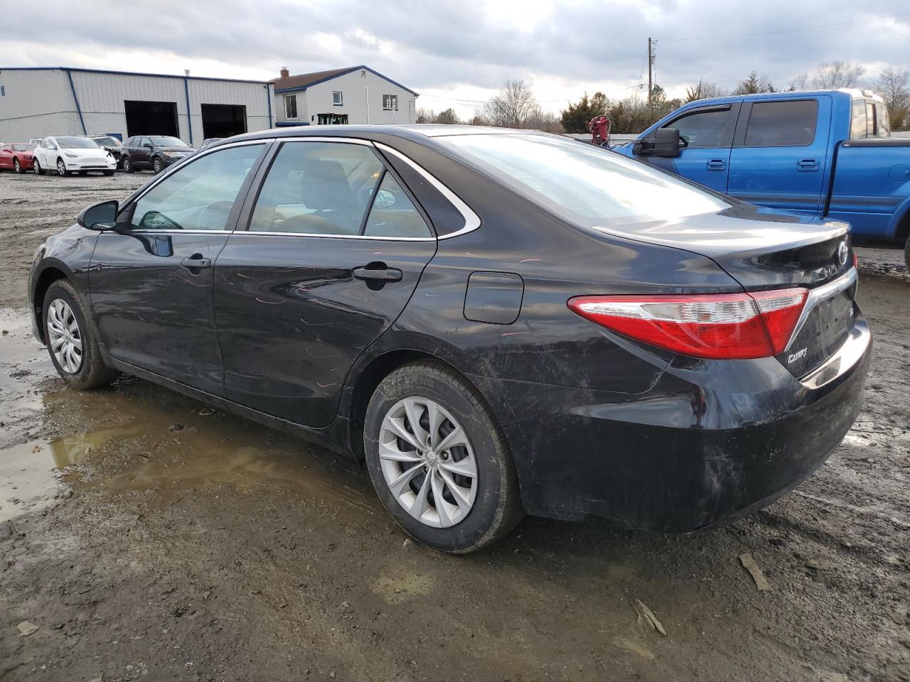 2016 TOYOTA CAMRY LE - Image 2