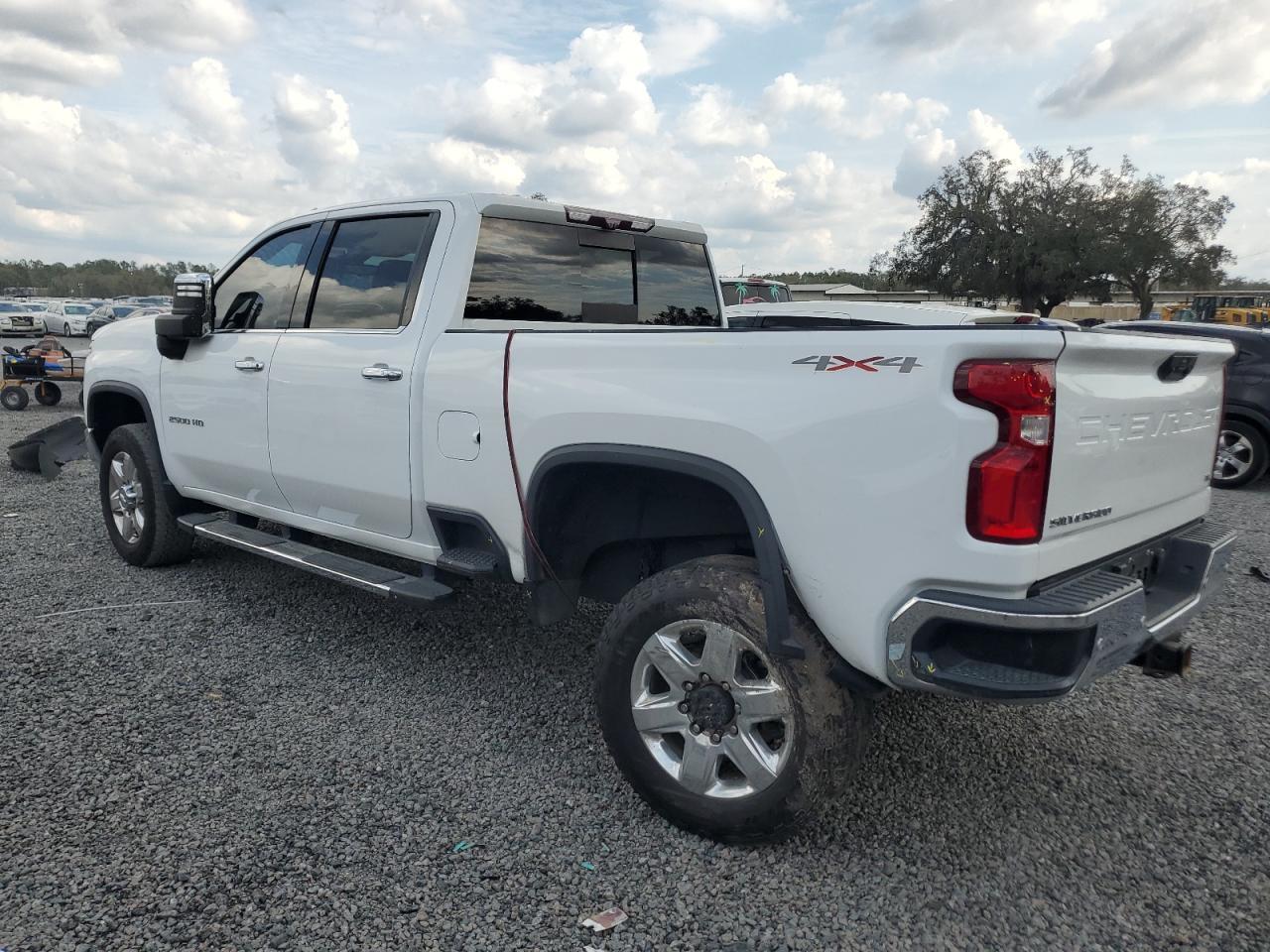 2020 CHEVROLET SILVERADO - Image 2