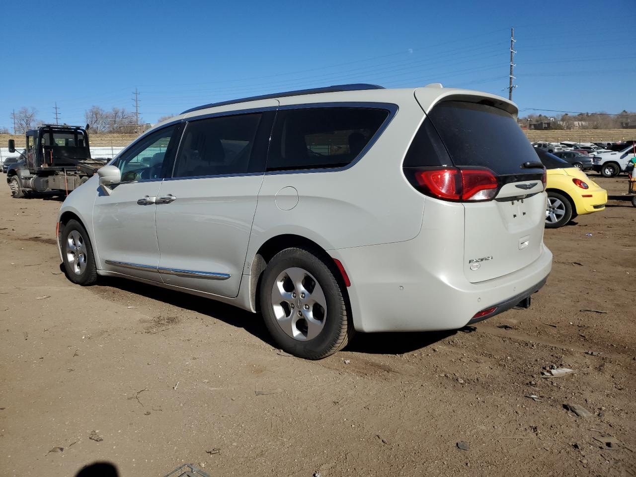2017 CHRYSLER PACIFICA T - Image 2