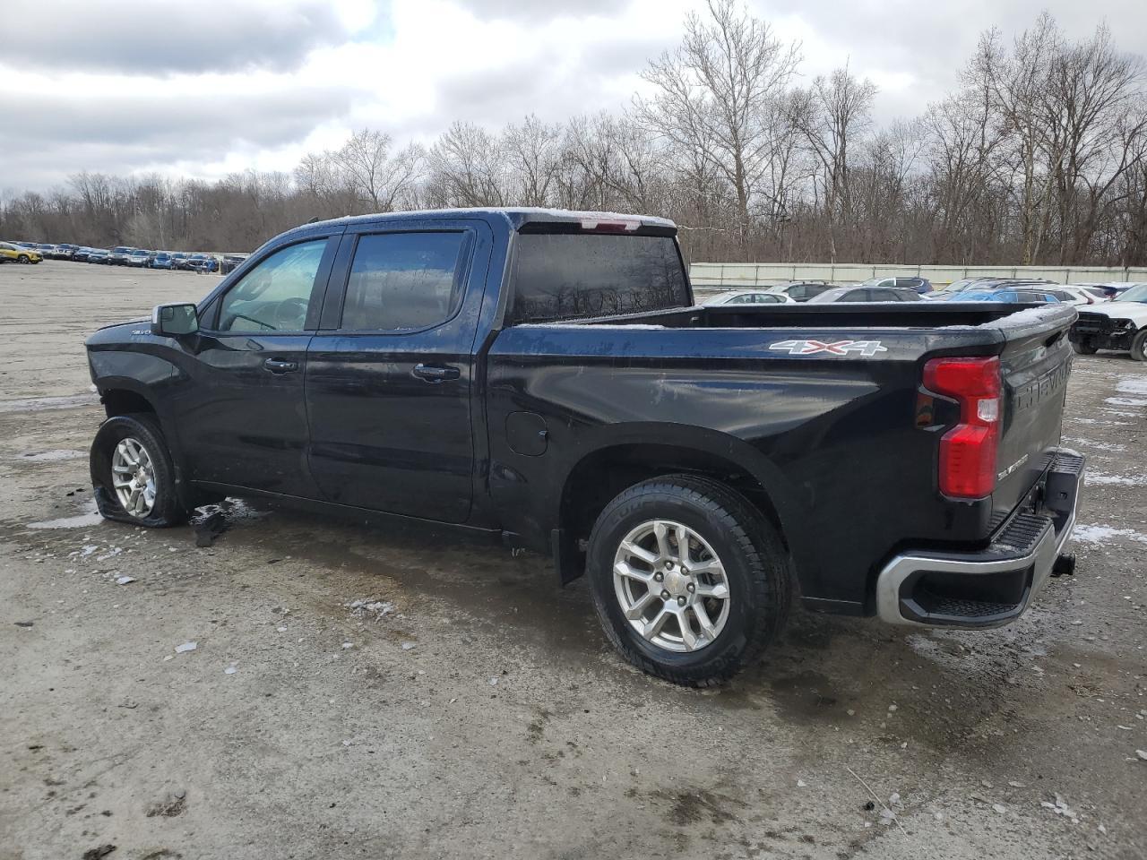 2023 CHEVROLET SILVERADO - Image 2