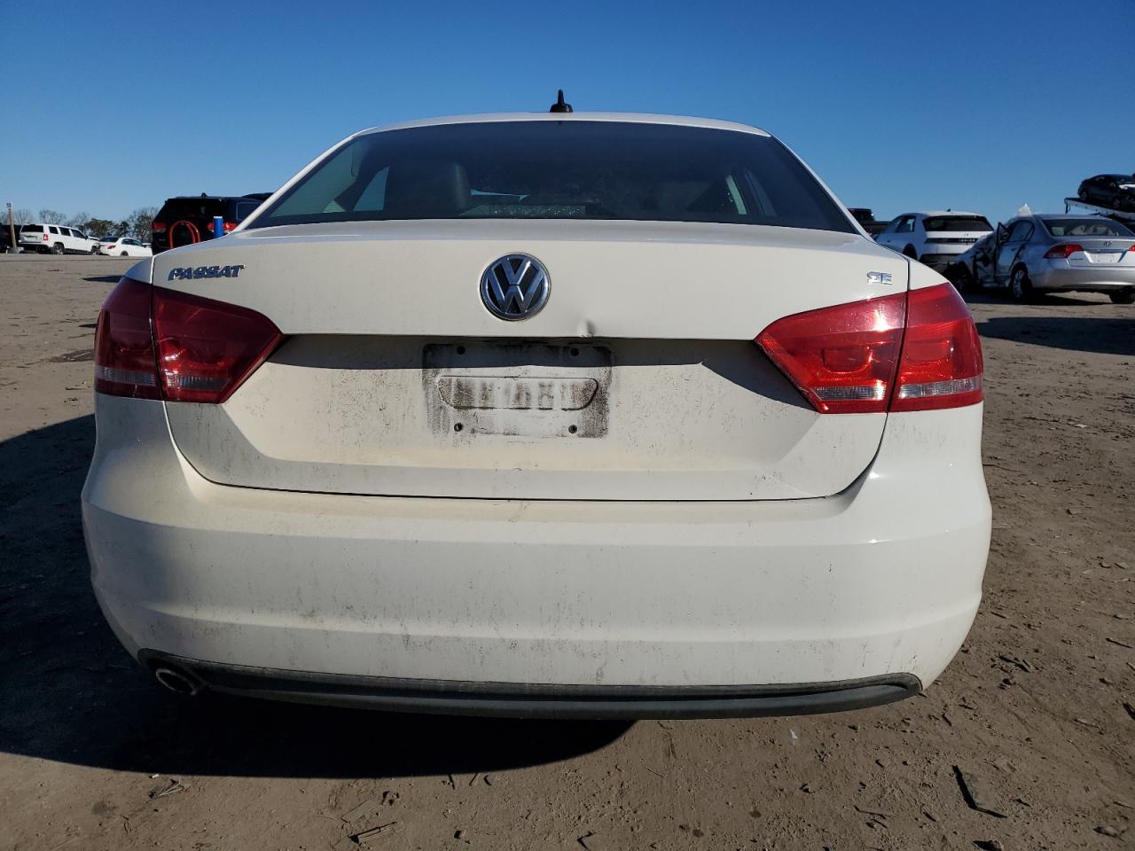 2013 VOLKSWAGEN PASSAT SE - Image 6