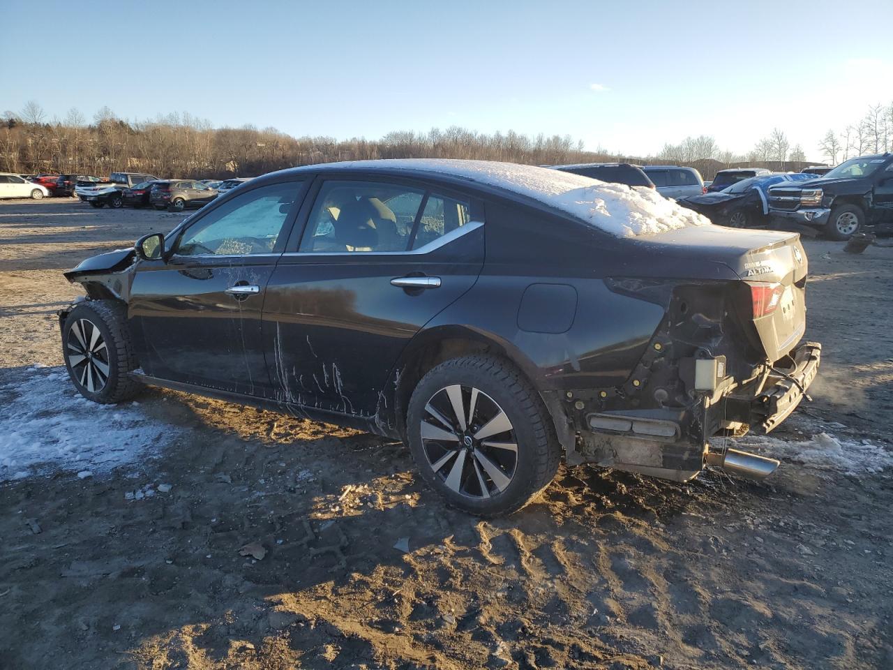 2022 NISSAN ALTIMA SV - Image 2