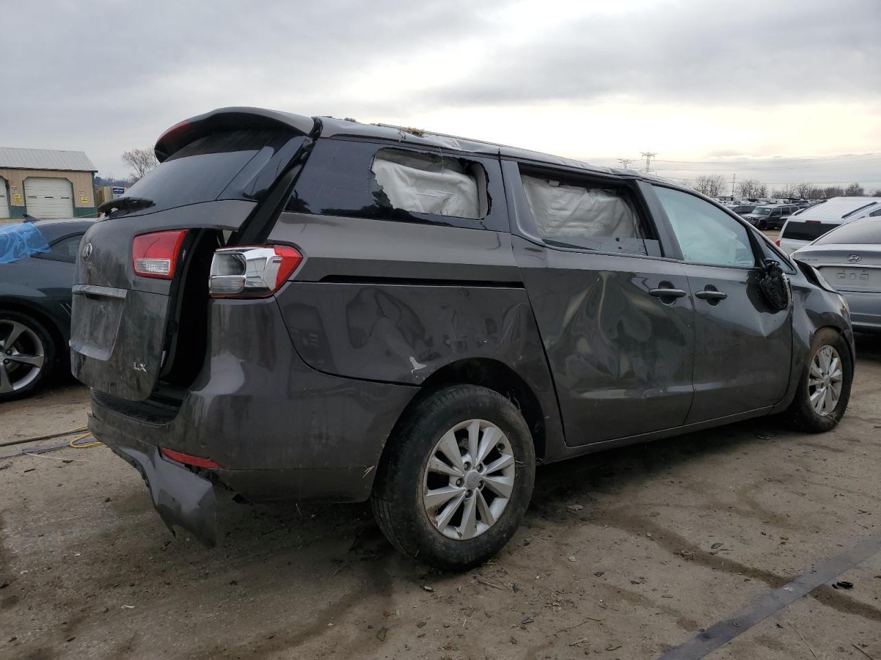 2016 KIA SEDONA LX - Image 3