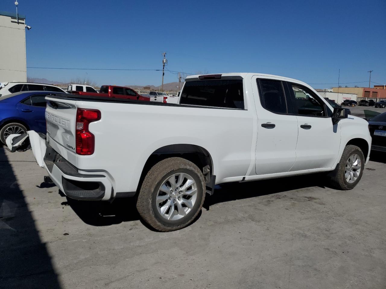 2023 CHEVROLET SILVERADO - Фото 3
