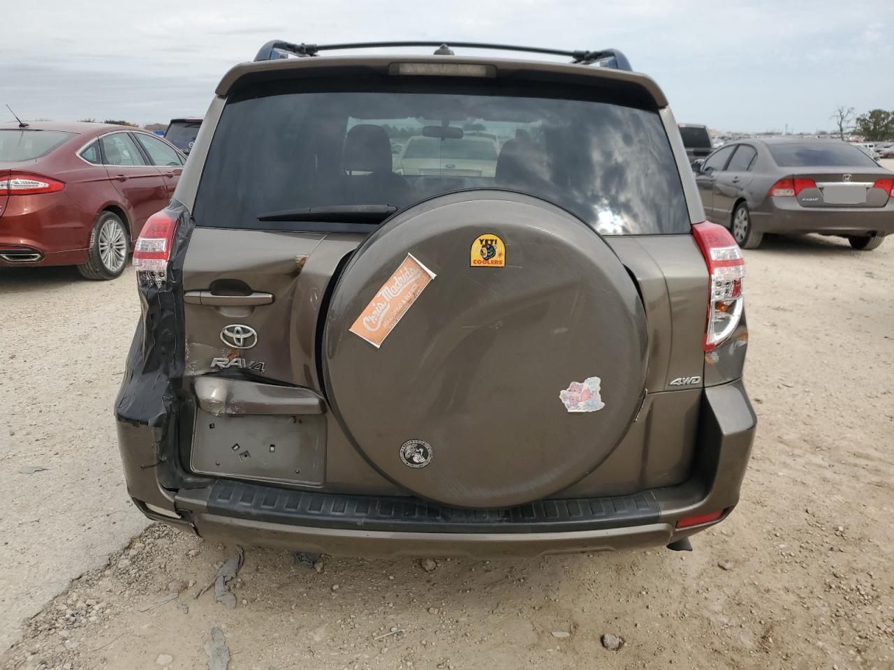 2011 TOYOTA RAV4 - Фото 6
