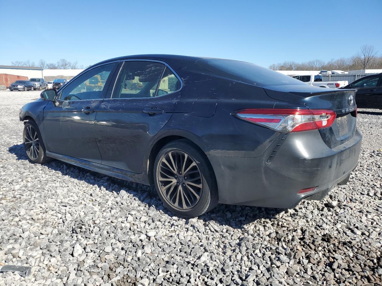 2018 TOYOTA CAMRY L - Фото 2