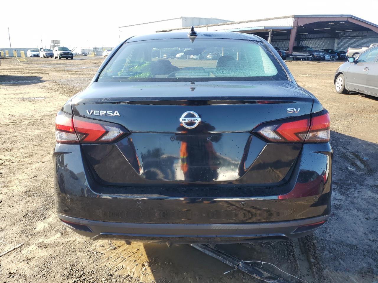 2021 NISSAN VERSA SV - Фото 6