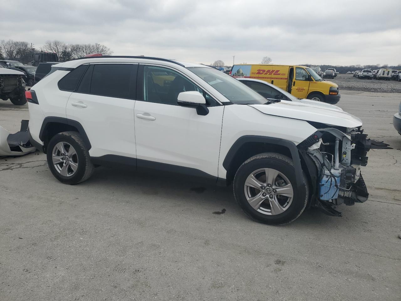 2022 TOYOTA RAV4 XLE - Image 4