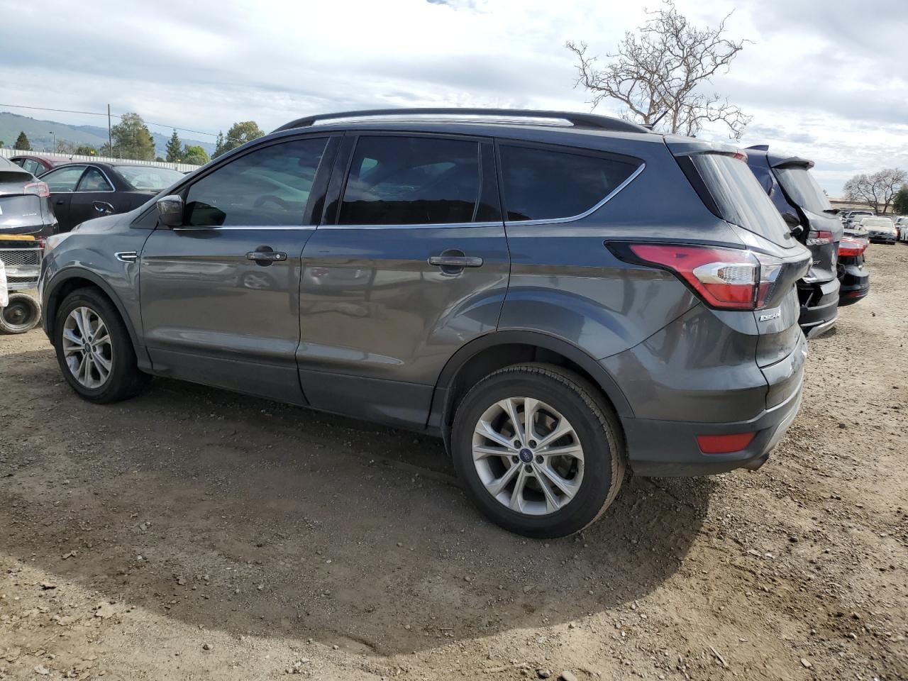 2017 FORD ESCAPE SE - Image 2