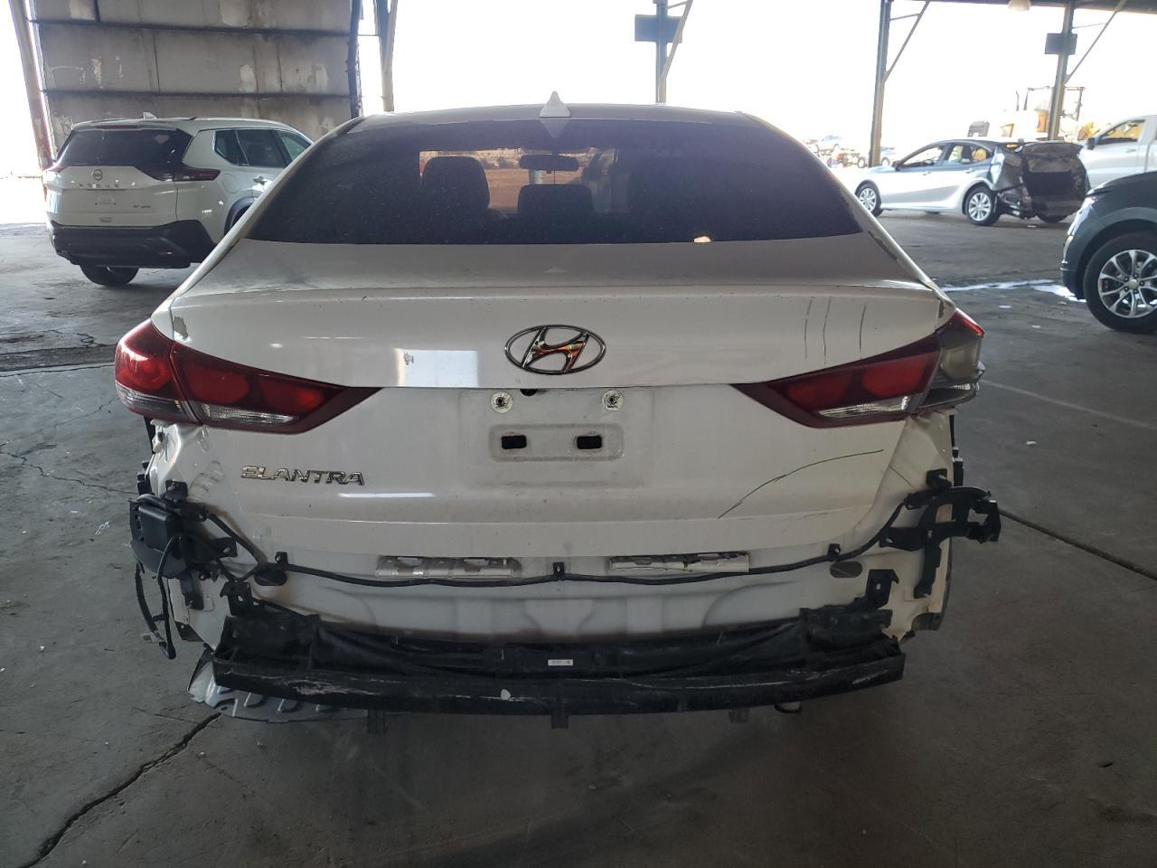 2017 HYUNDAI ELANTRA SE - Фото 6