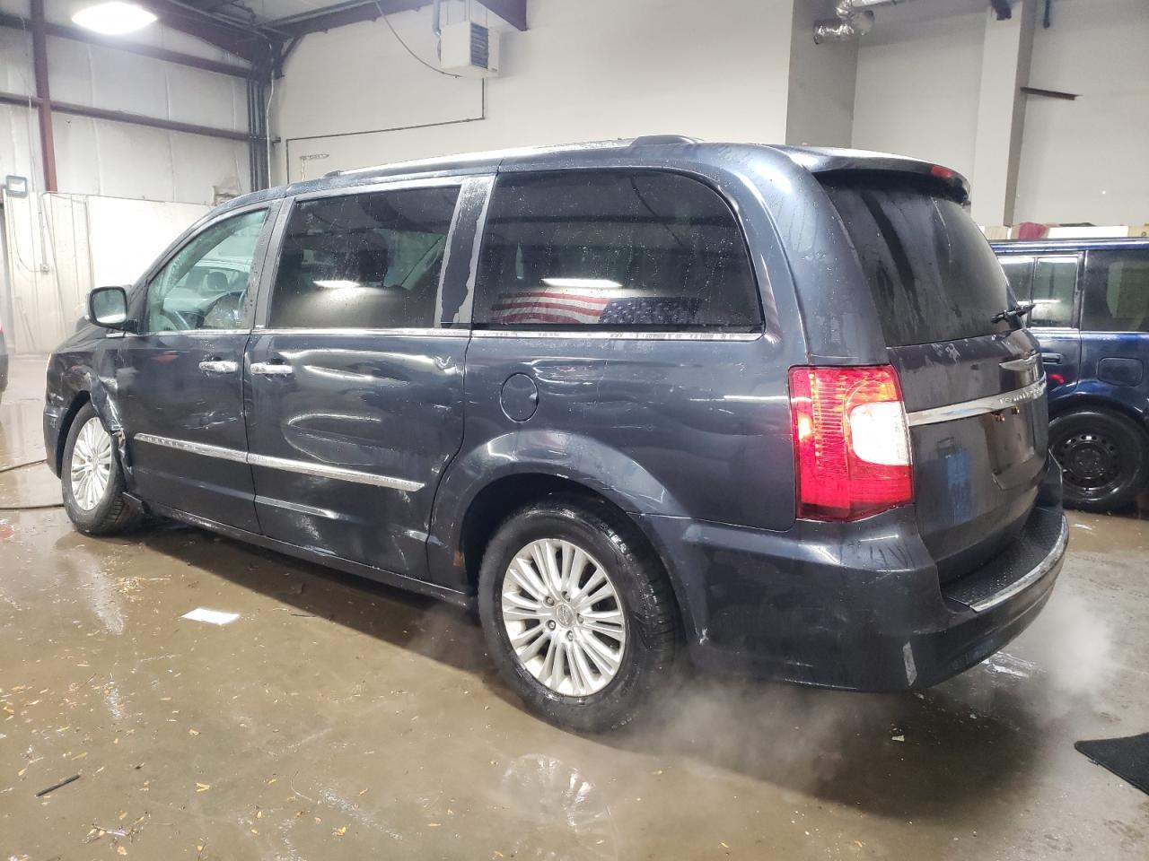 2014 CHRYSLER TOWN & COU - Image 2