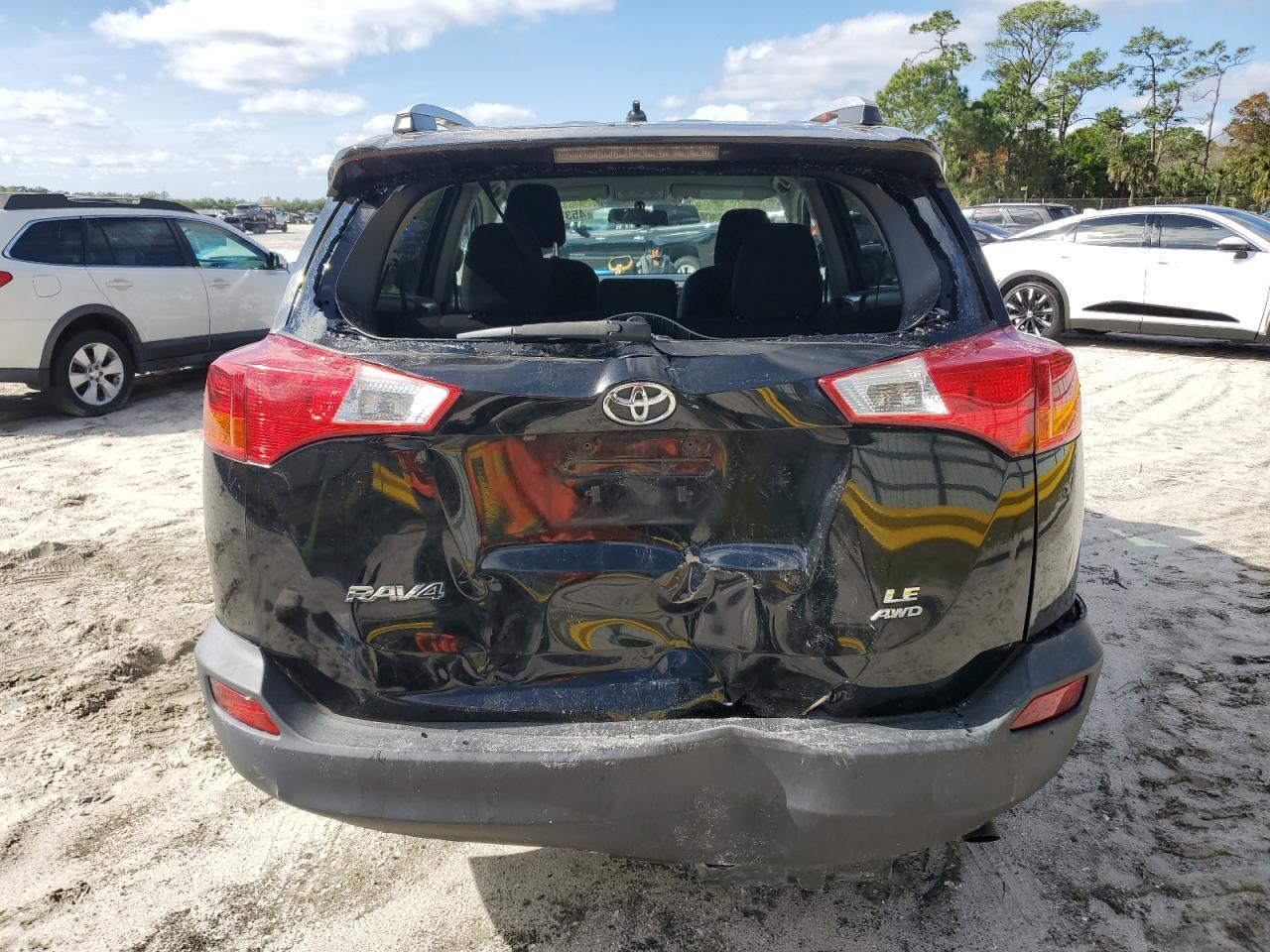 2014 TOYOTA RAV4 LE - Image 6