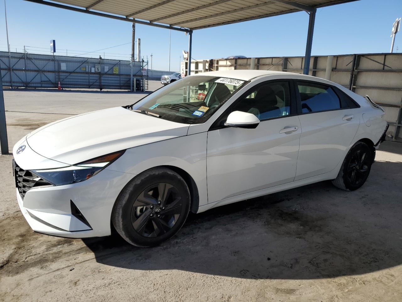 2022 HYUNDAI ELANTRA SE