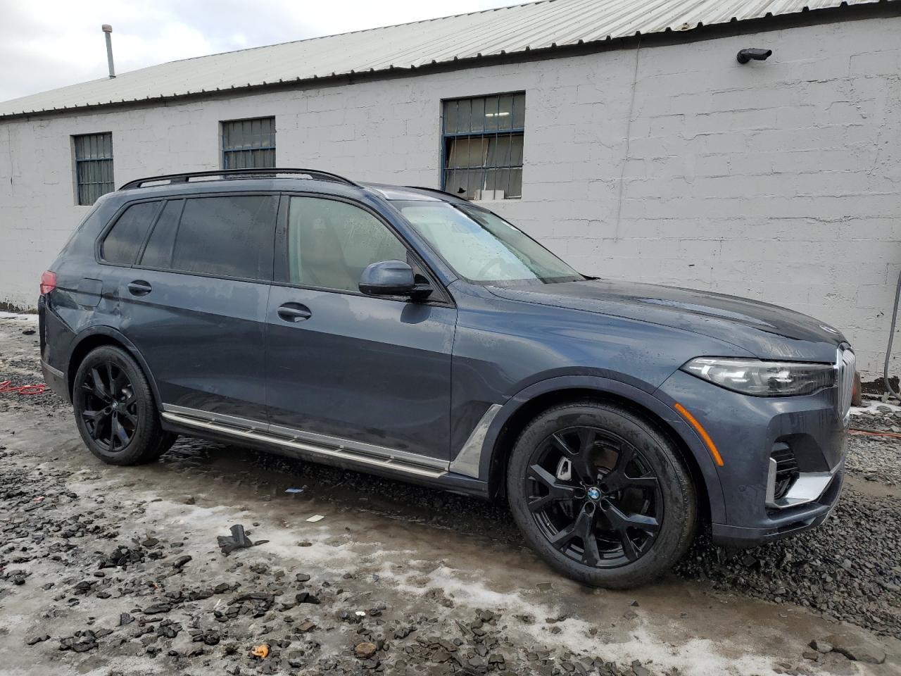 2022 BMW X7 XDRIVE4 - Image 4