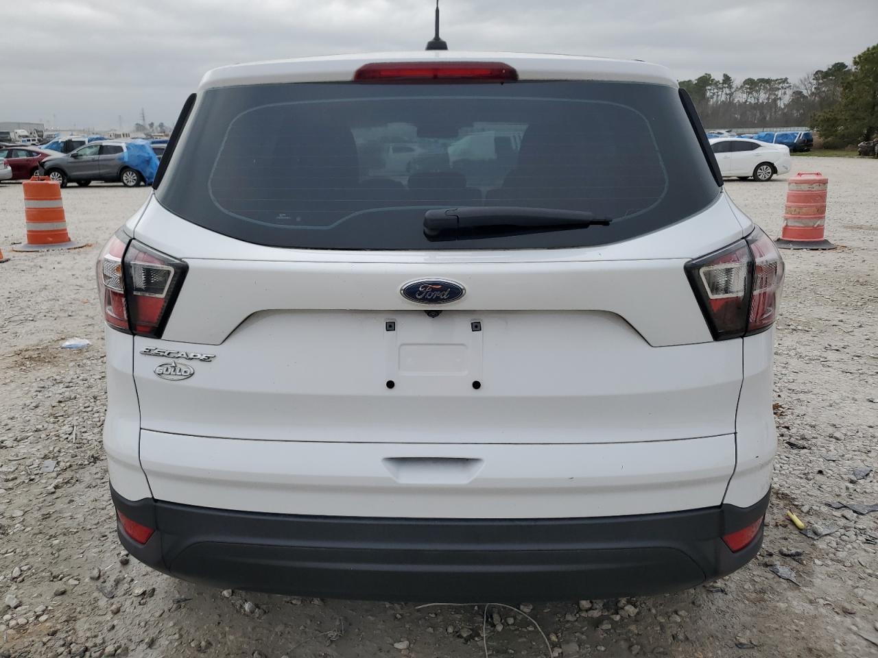 2017 FORD ESCAPE S - Image 6